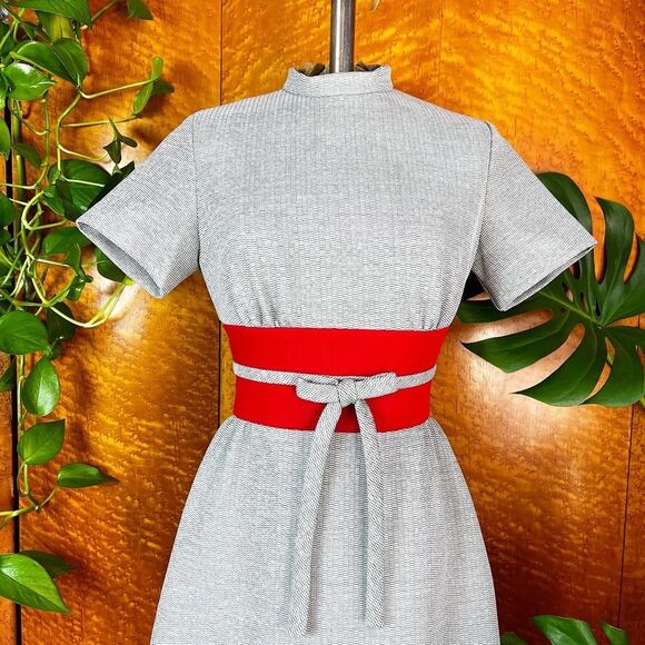 VICKY VAUGHN 1960’s 60s Retro Vintage Red & Grey Mini Mod Shift Scooter Dress XS - Picture 3 of 10